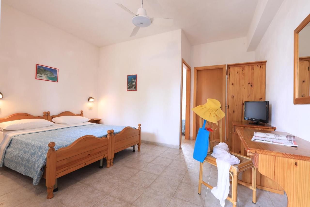 Villaggio Torre Ruffa Robinson Capo Vaticano Ngoại thất bức ảnh