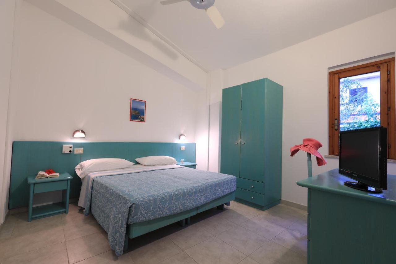 Villaggio Torre Ruffa Robinson Capo Vaticano Ngoại thất bức ảnh