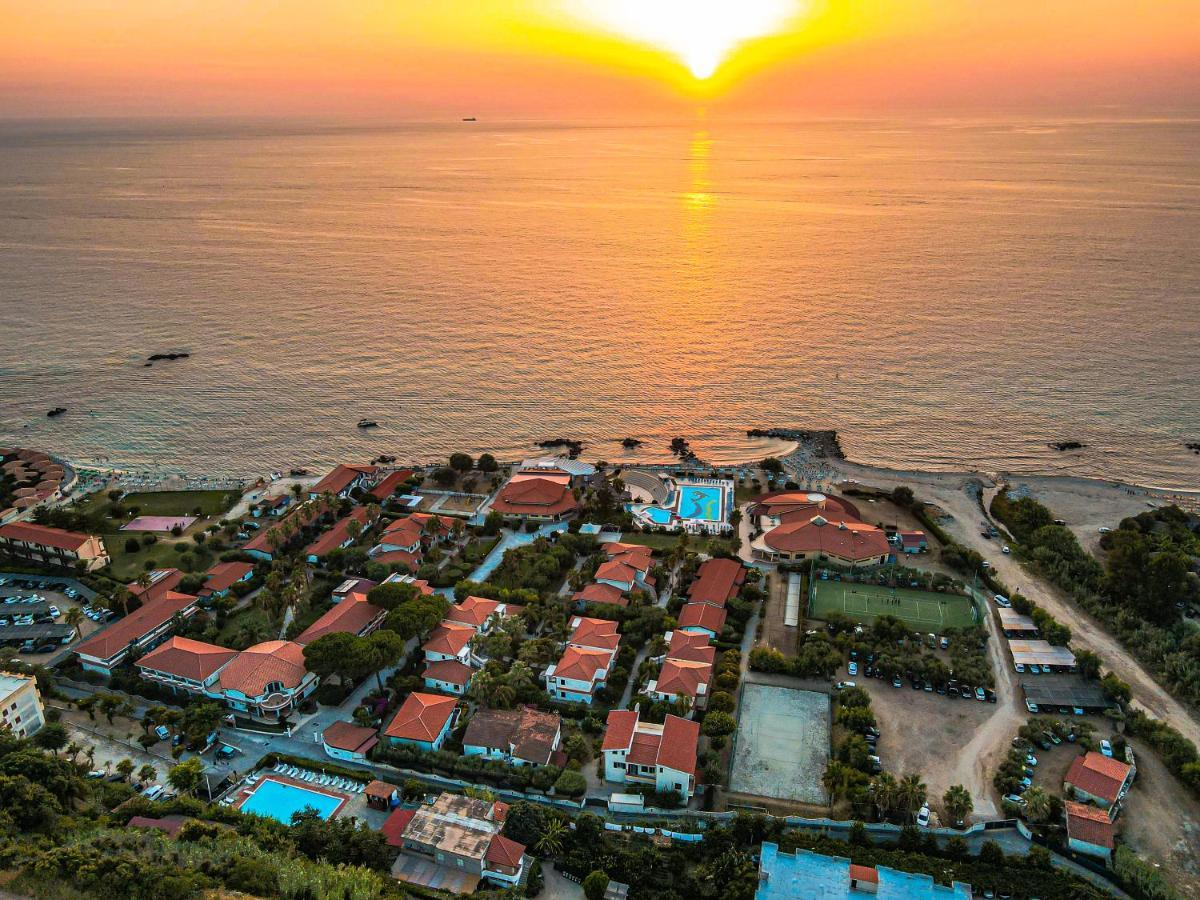 Villaggio Torre Ruffa Robinson Capo Vaticano Ngoại thất bức ảnh