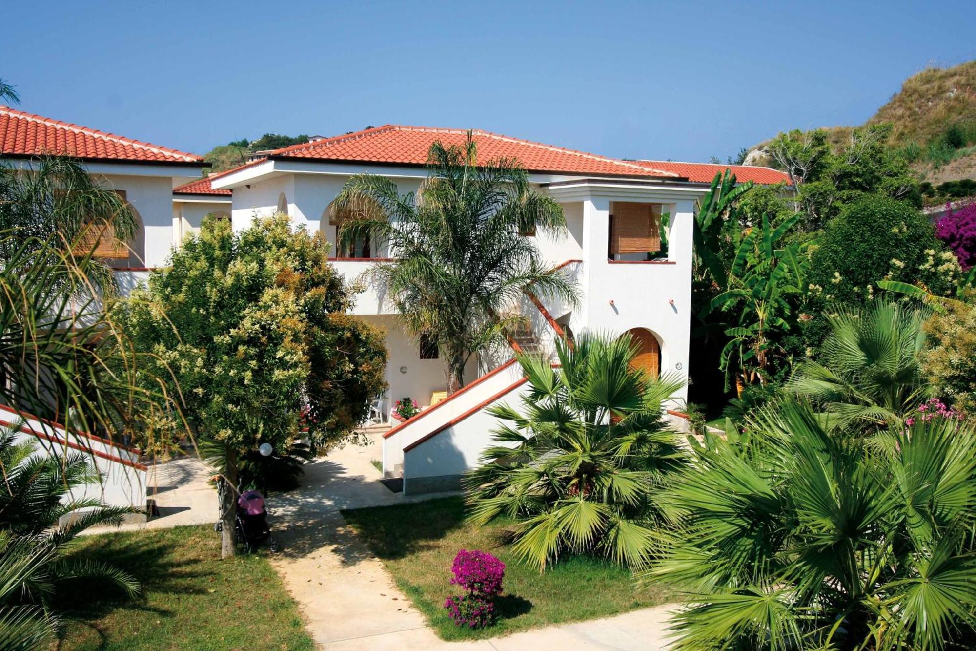 Villaggio Torre Ruffa Robinson Capo Vaticano Ngoại thất bức ảnh